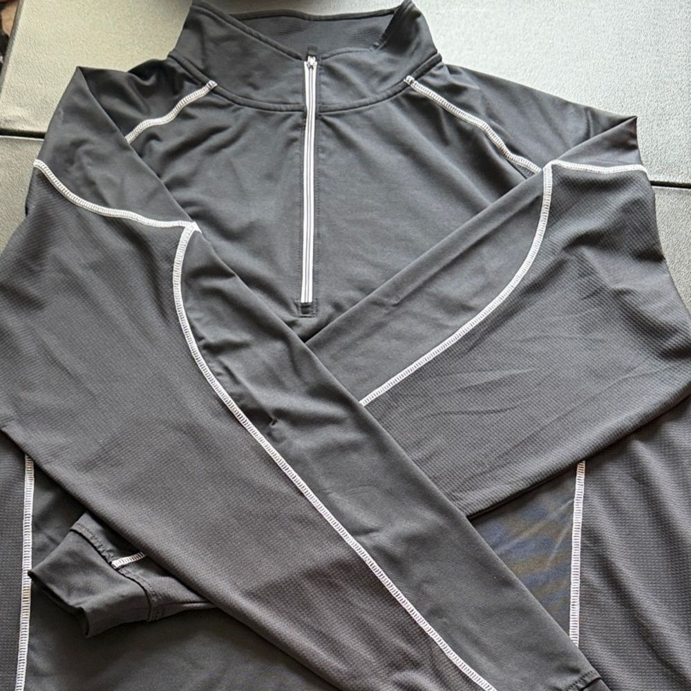 FootJoy Men's Black Quarter-Zip Performance Pullover with Contrast Stitching - Picture 3 of 6